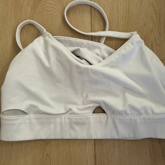 Fabletics Kenzie Sports Bra Size M - Picture 5 of 6